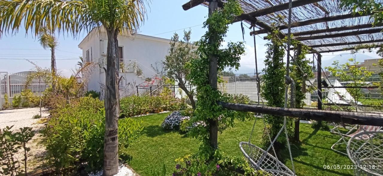 La Villa Degli Dei - Guest House Кастеламаре ди Стабия Екстериор снимка